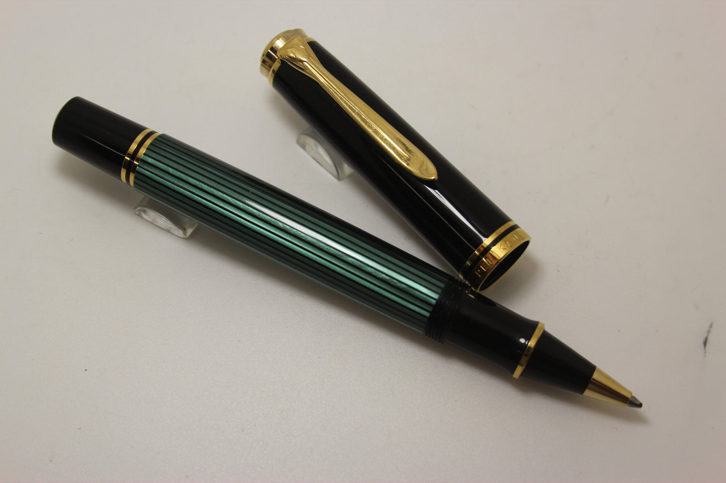Pelikan R800 Green/Black Roller Ball
