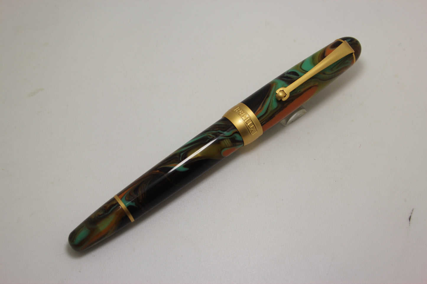Penlux Masterpiece Delgado-Peacock Fountain Pen
