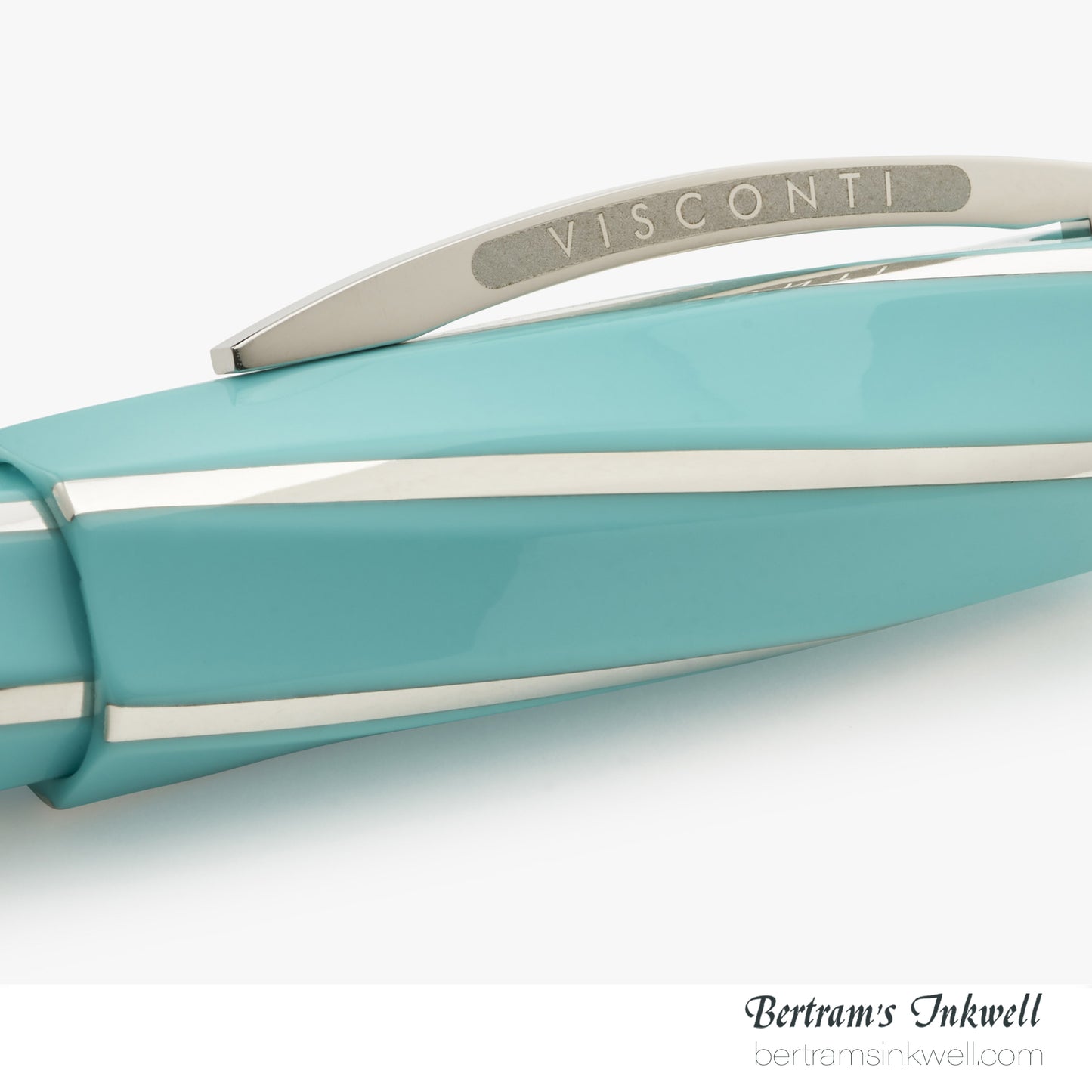 Visconti Divina Elegance Wave Oversize Fountain Pen