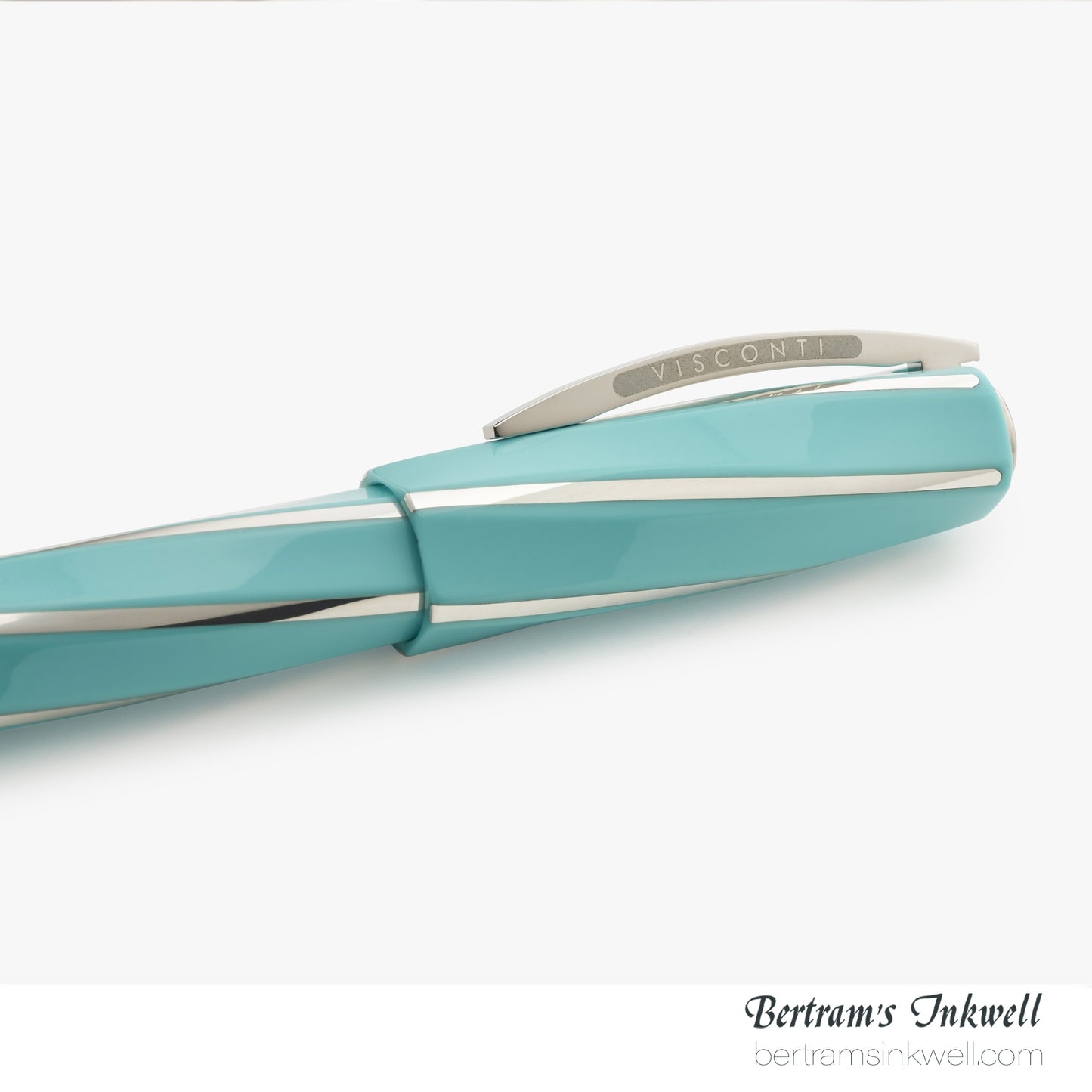 Visconti Divina Elegance Wave Oversize Fountain Pen