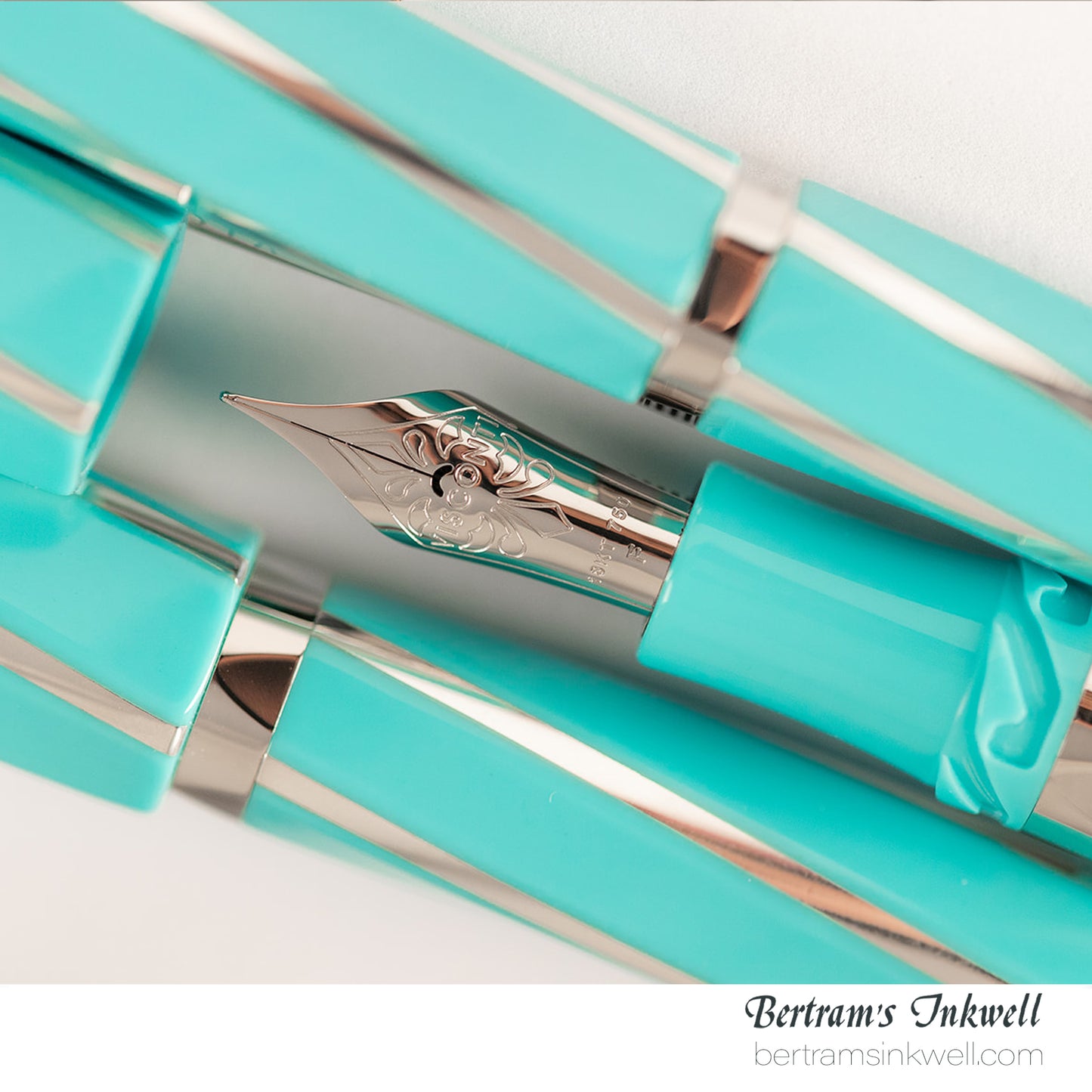 Visconti Divina Elegance Wave Oversize Fountain Pen