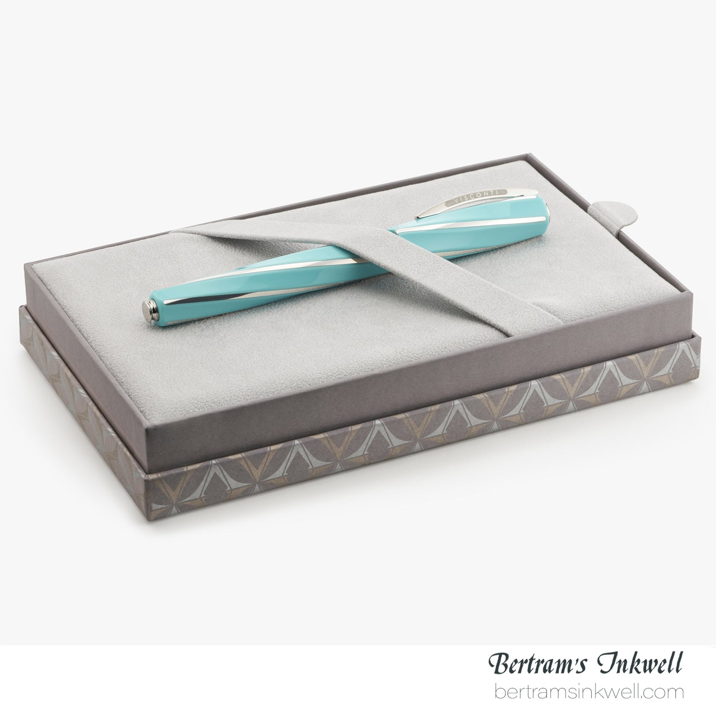 Visconti Divina Elegance Wave Oversize Fountain Pen
