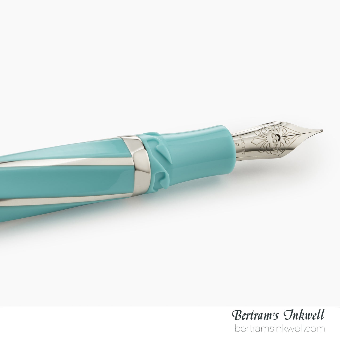Visconti Divina Elegance Wave Oversize Fountain Pen