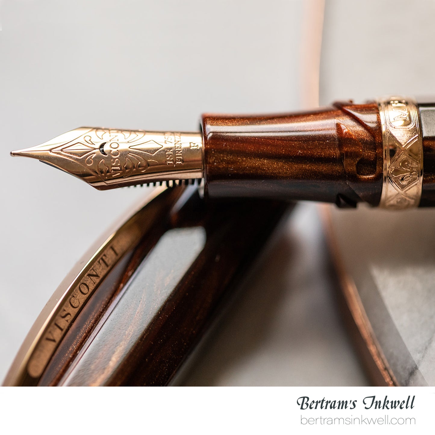 Visconti Medici Dynasty Rose Sovrano Oversize Fountain Pen