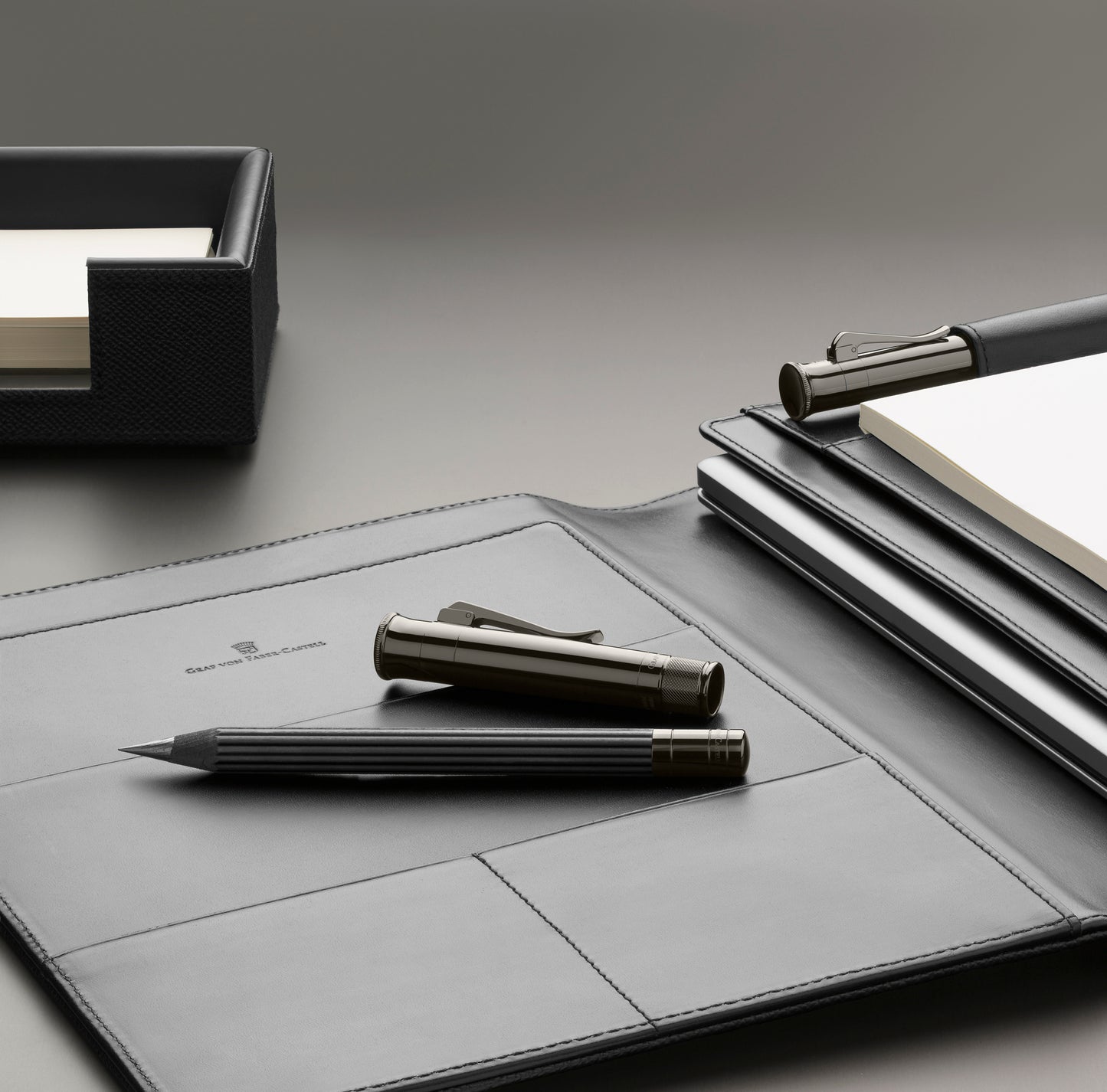 Graf von Faber Castell Perfect Pencil Magnum Black