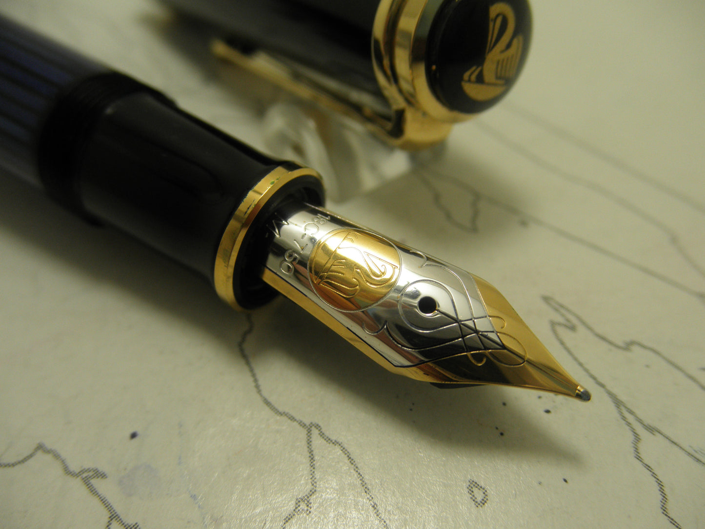 Pelikan Souveran M800 Blue/Black Fountain Pen