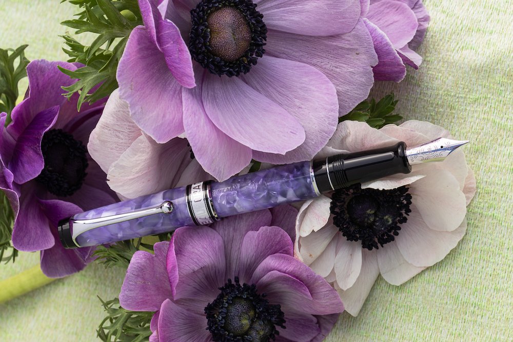 Aurora Optima 365 Lilac Fountain Pen