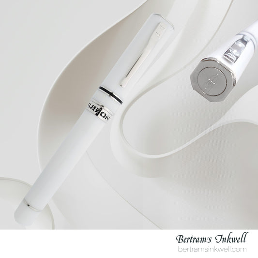 Delta Fusion One White Rollerball With Leather Pen Case