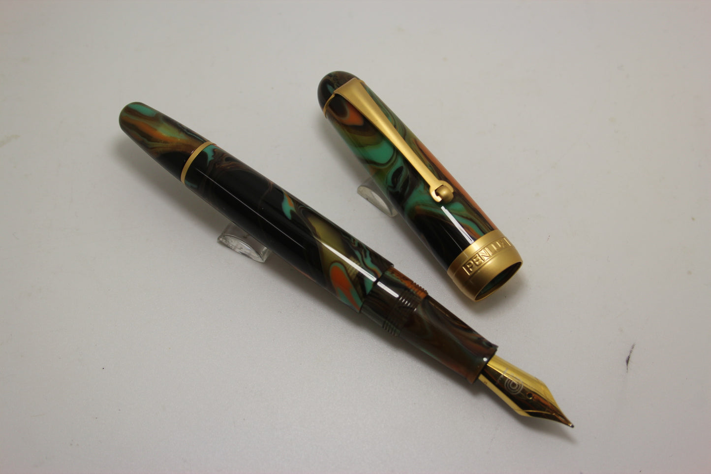 Penlux Masterpiece Delgado-Peacock Fountain Pen