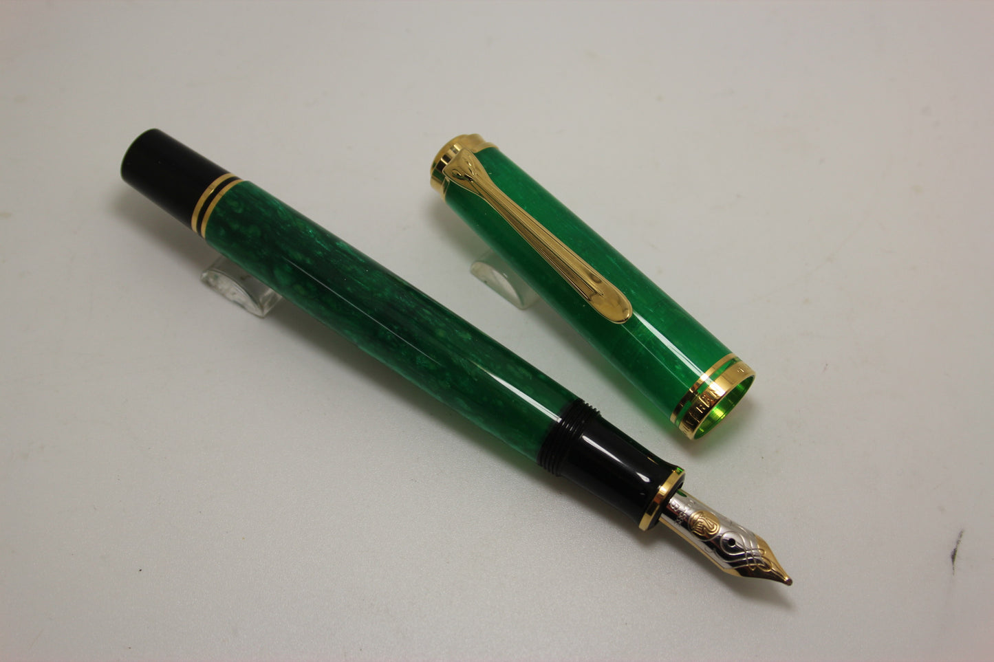 Pelikan M600 Vibrant Green Fountain Pen