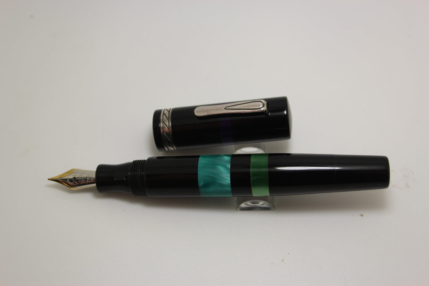 Krone Geometrik Fountain Pen 18k Medium