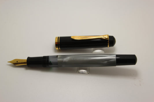Pelikan M200 Black Cap Grey Marbled Barrel Fountain Pen Steel Medium Nib