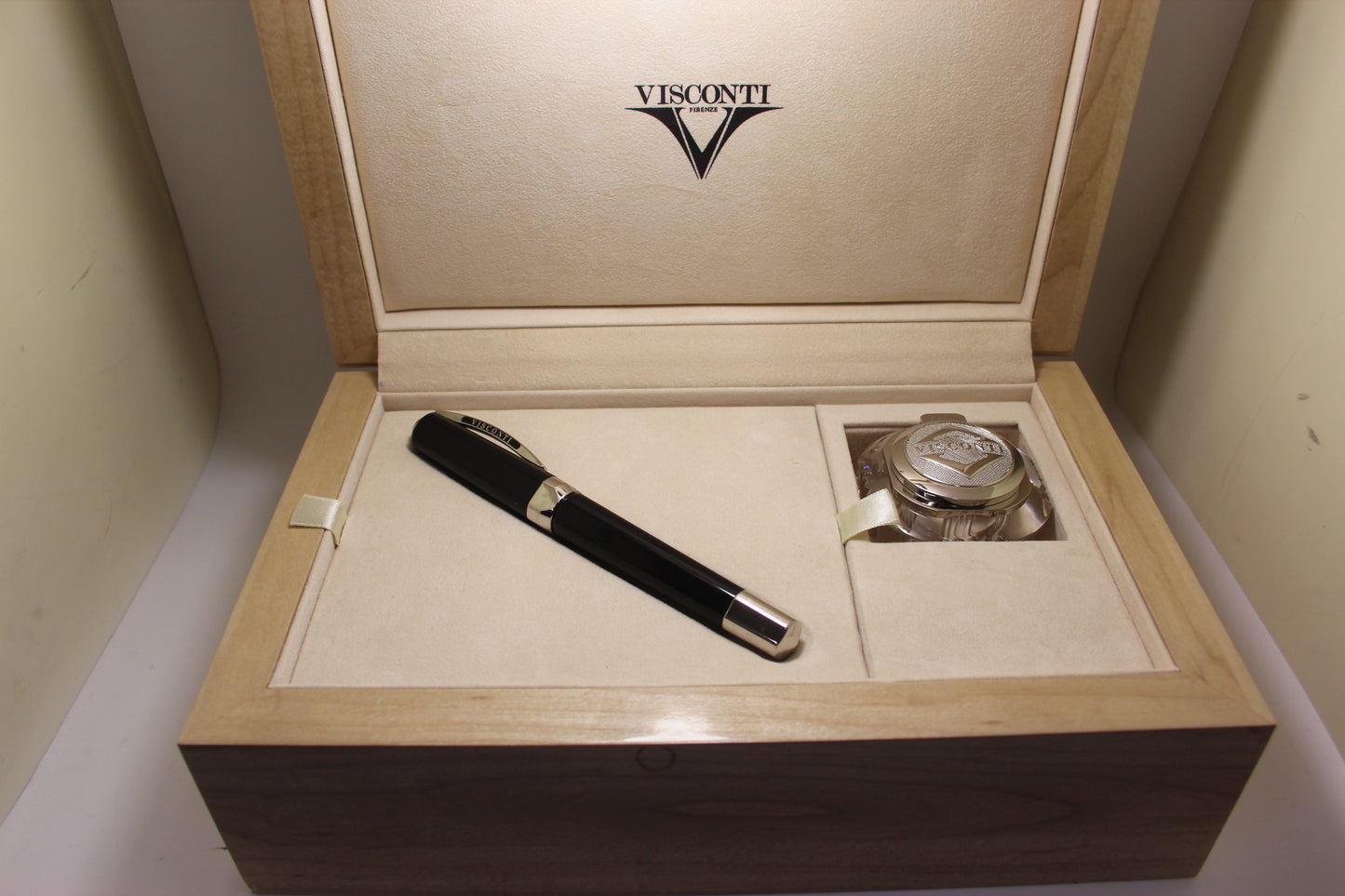 Visconti Opera Master Black Pinstripe Fountain Pen 2005