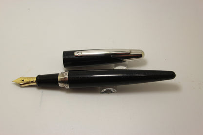Alfred Dunhill AD 2000 Cosmic Black Fountain Pen