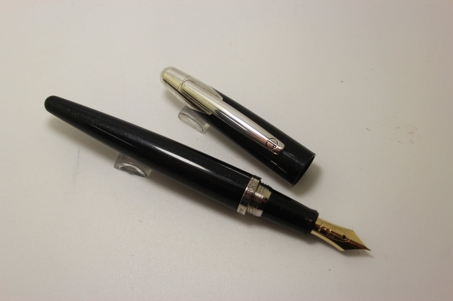 Alfred Dunhill AD 2000 Cosmic Black Fountain Pen