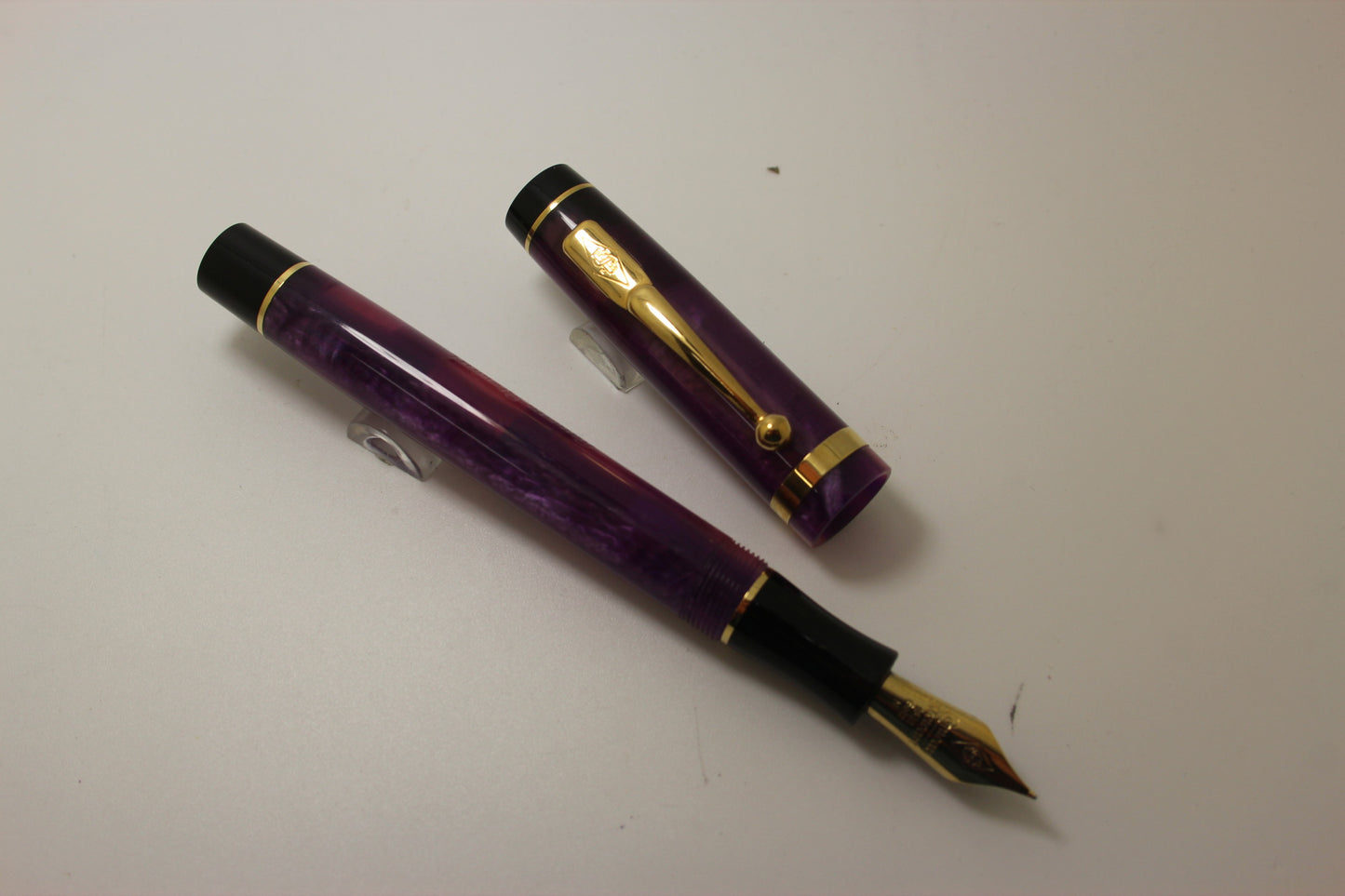 Conway Stewat Duro Amethyst Fountain Pen