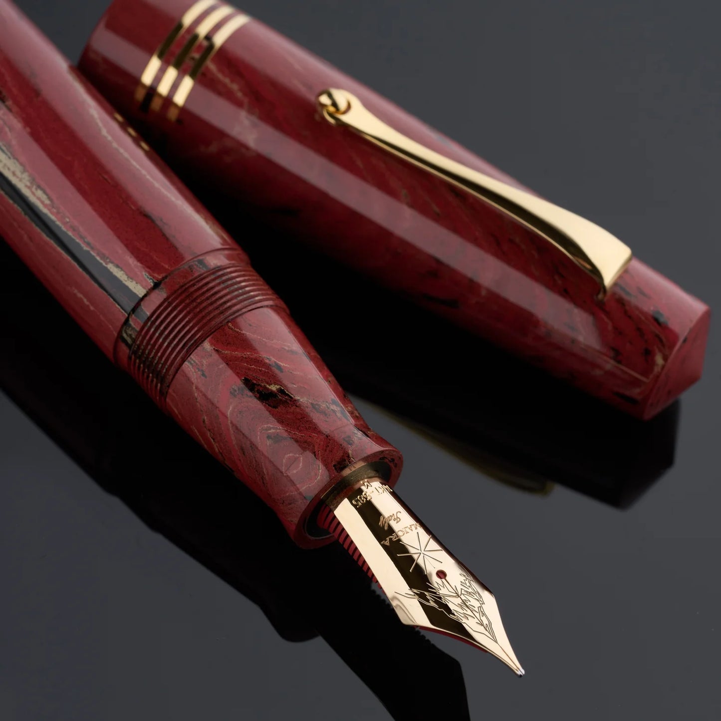 Maiora Everest Vulcania Fountain Pen #8 14KT Solid Gold Medium Nib