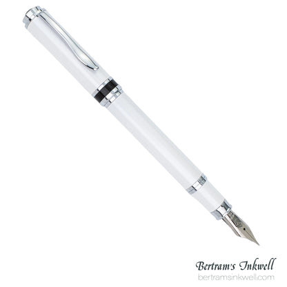 Monteverde Innova 2026 Color of The Year Cloud Dancer Chrome Trim Limited Edition Fountain Pen Set