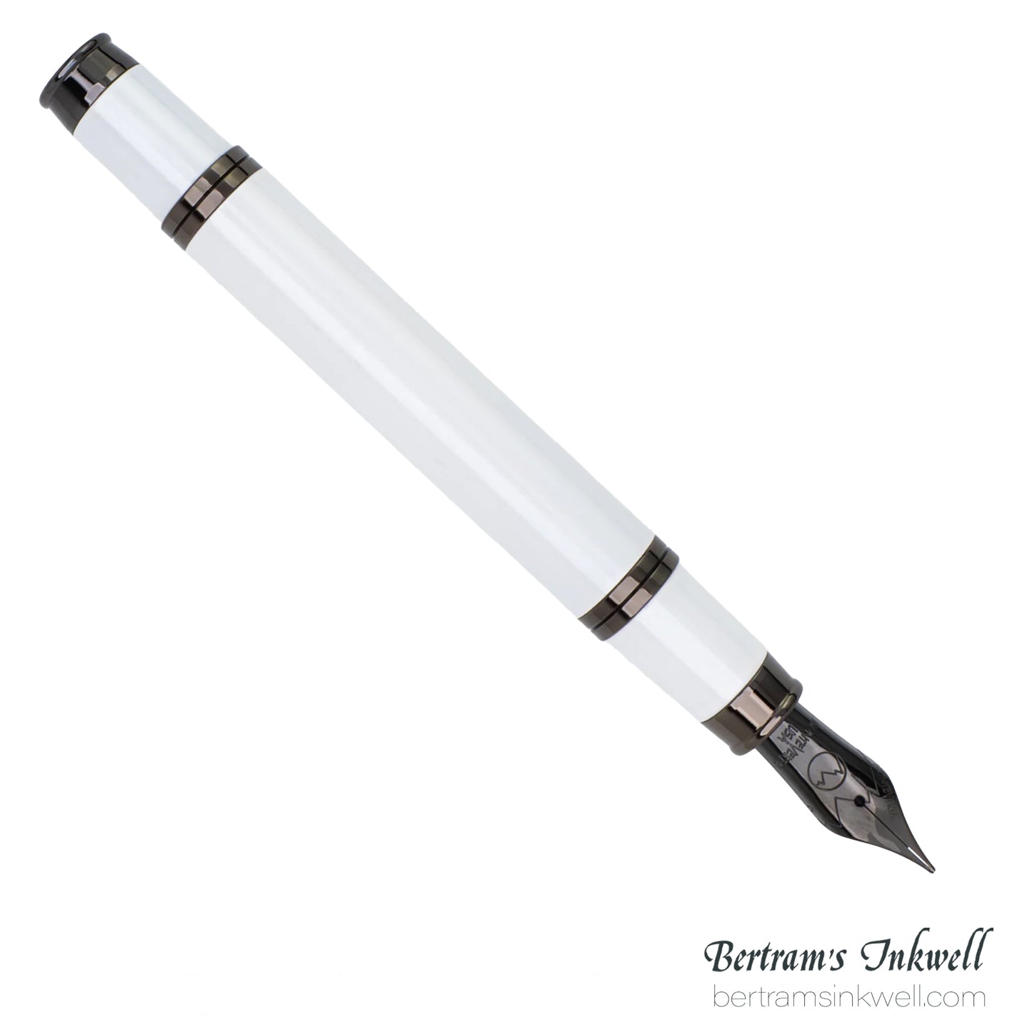 Monteverde Innova 2026 Color of The Year Cloud Dancer Gunmetal Limited Edition Fountain Pen Set