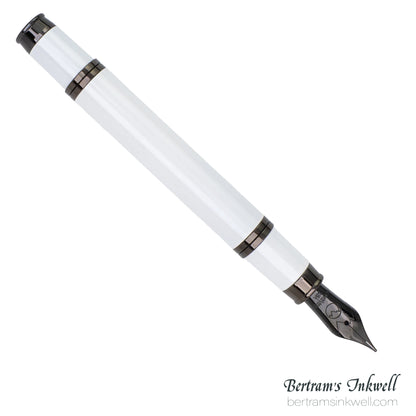 Monteverde Innova 2026 Color of The Year Cloud Dancer Gunmetal Limited Edition Fountain Pen Set