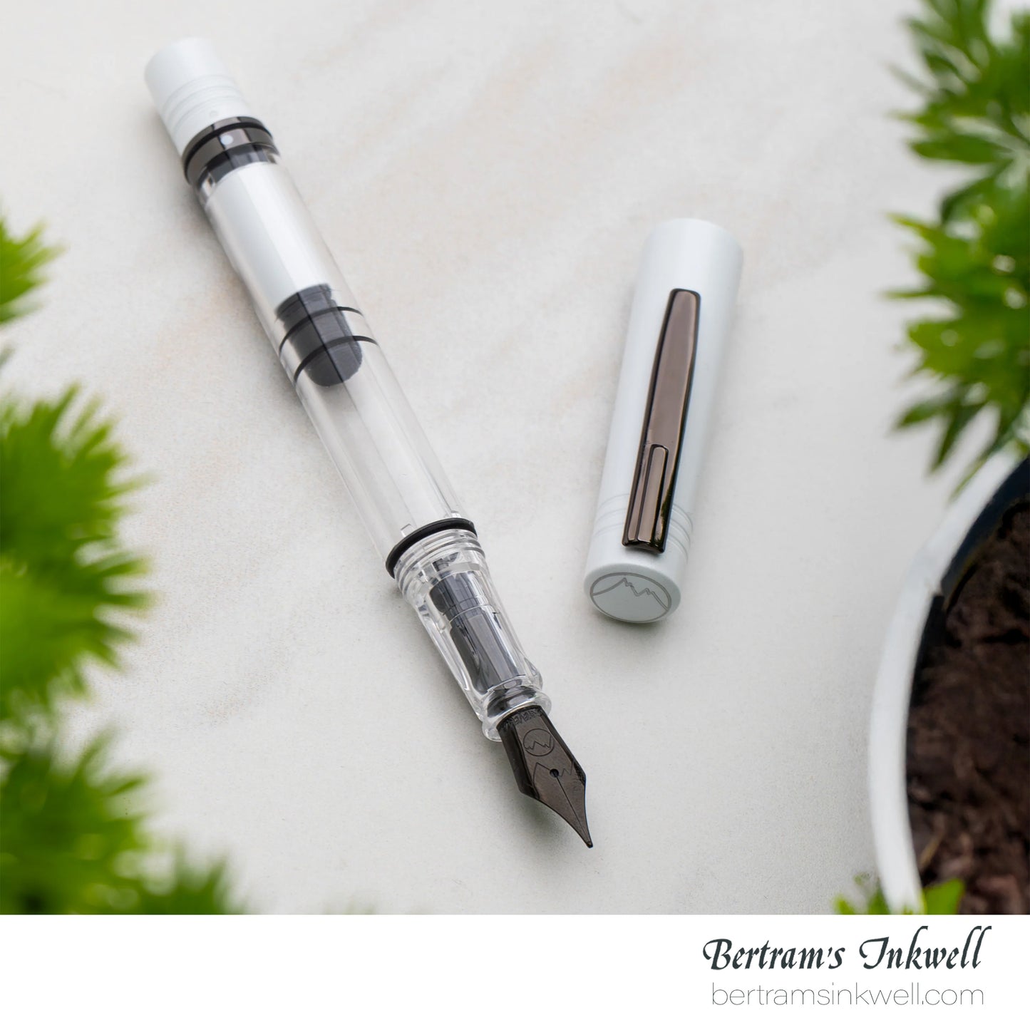 Monteverde MP1 Fountain Pen and Cylinder Pen Holder Set - White Lotus Limited Edition