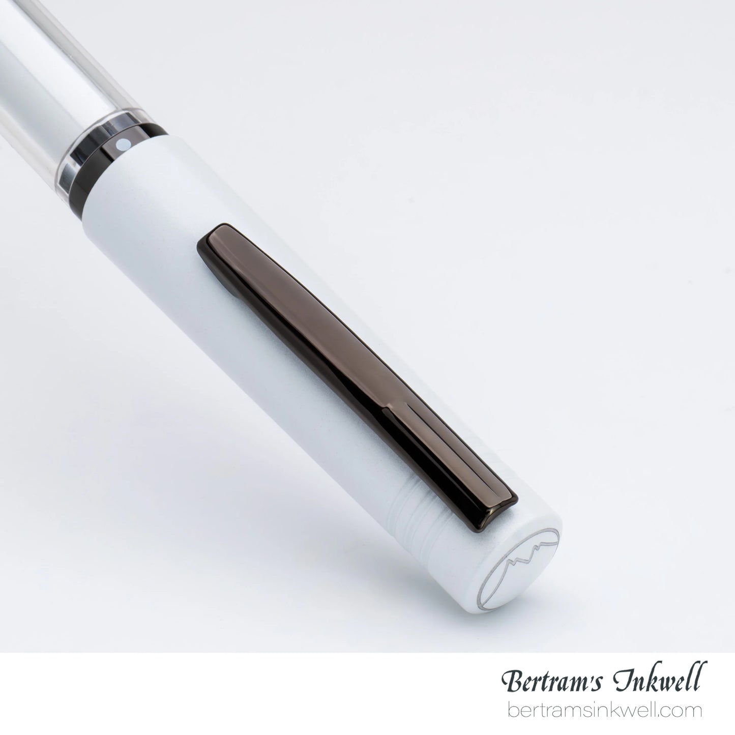 Monteverde MP1 Fountain Pen and Cylinder Pen Holder Set - White Lotus Limited Edition