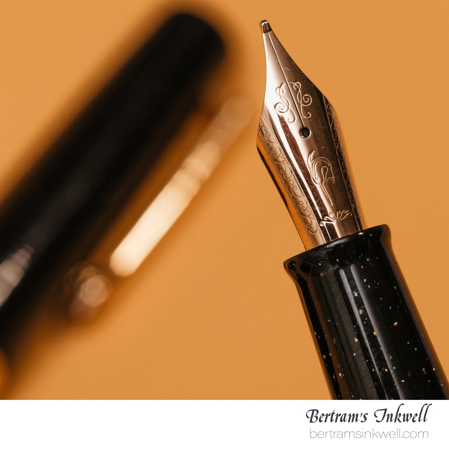 Nahvalur Original Plus Lovina Graphite Fountain Pen