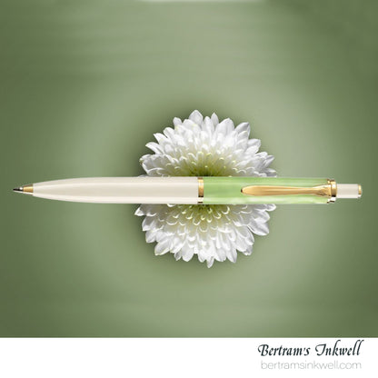 Pelikan Classic K200 Pastel-Green Special Edition Ballpoint