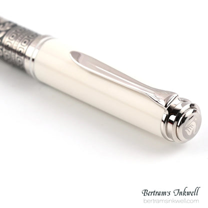 Pelikan M910 Toledo White Special Edition Fountain Pen