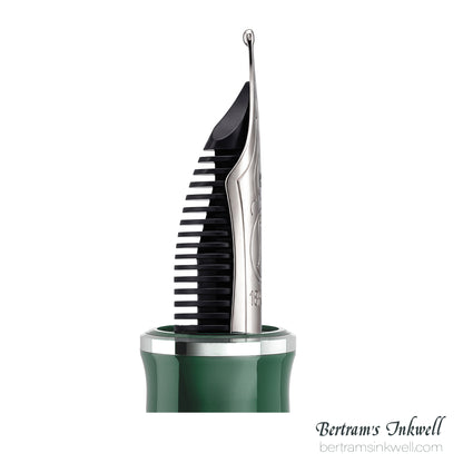 Pelikan Souverän M815 Metal Striped Green Special Edition Fountain Pen