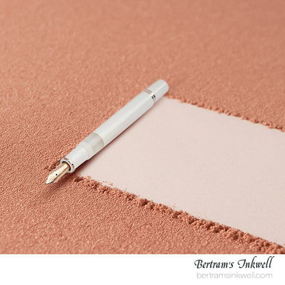 Pelikan Souverän M600 White & Rose Gold Special Edition Fountain Pen