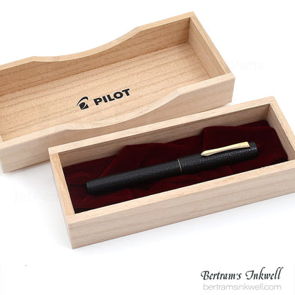 Pilot Ishime Urushi Black Fountain Pen