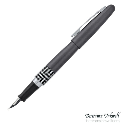 Pilot Metropolitan Retro Pop Grey Fountain Pen