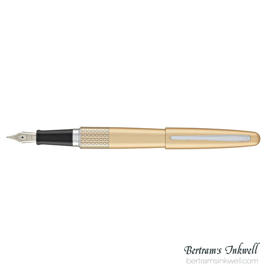 Pilot Metropolitan Gold with Zig Zag Pattern Fountain Pen