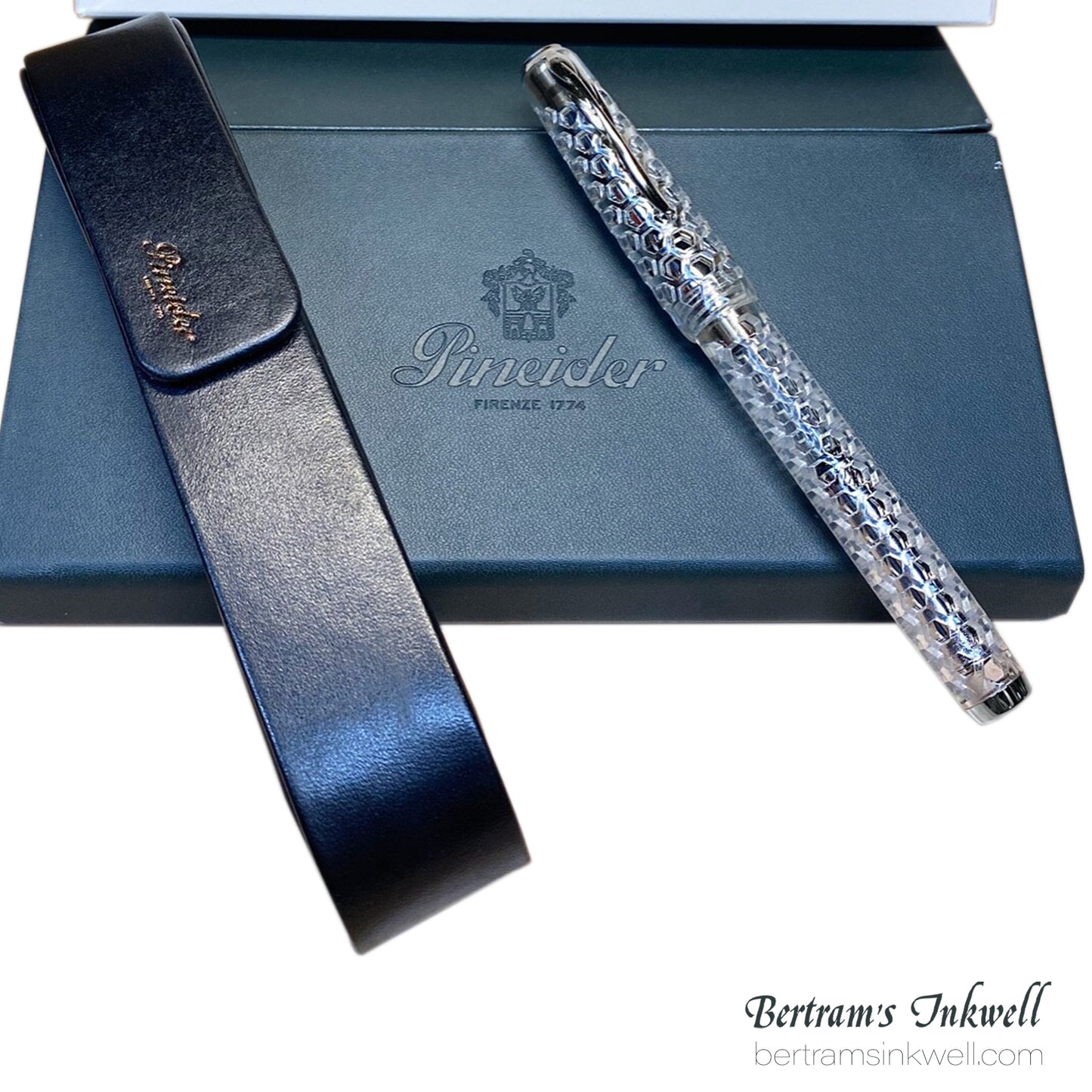 Pineider Honeycomb Sugar White Fountain Pen Limited Edition PP11701, 2018