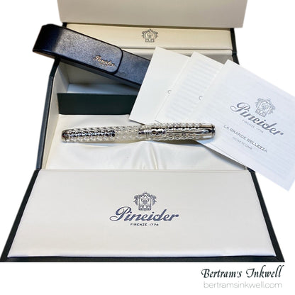 Pineider Honeycomb Sugar White Fountain Pen Limited Edition PP11701, 2018