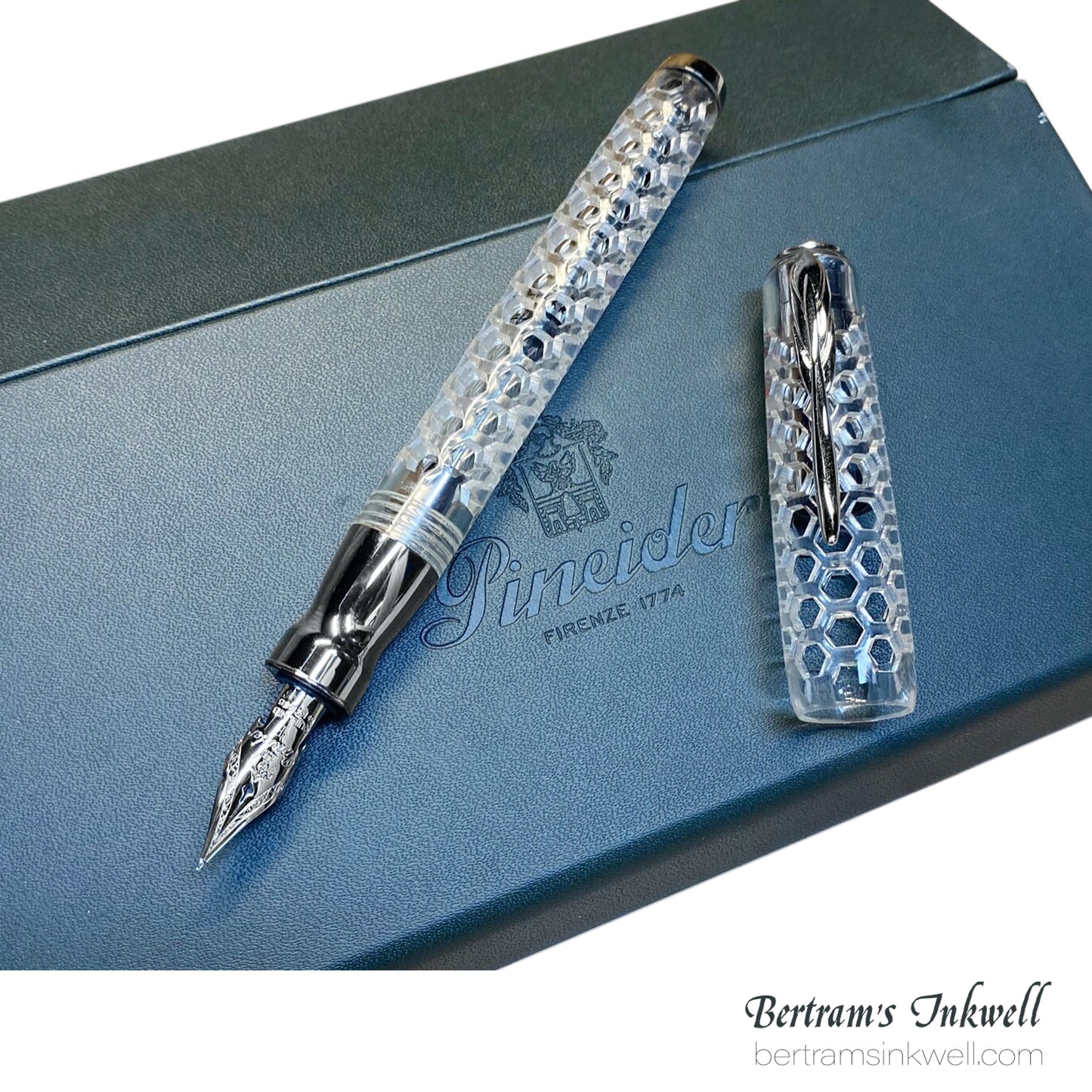 Pineider Honeycomb Sugar White Fountain Pen Limited Edition PP11701, 2018