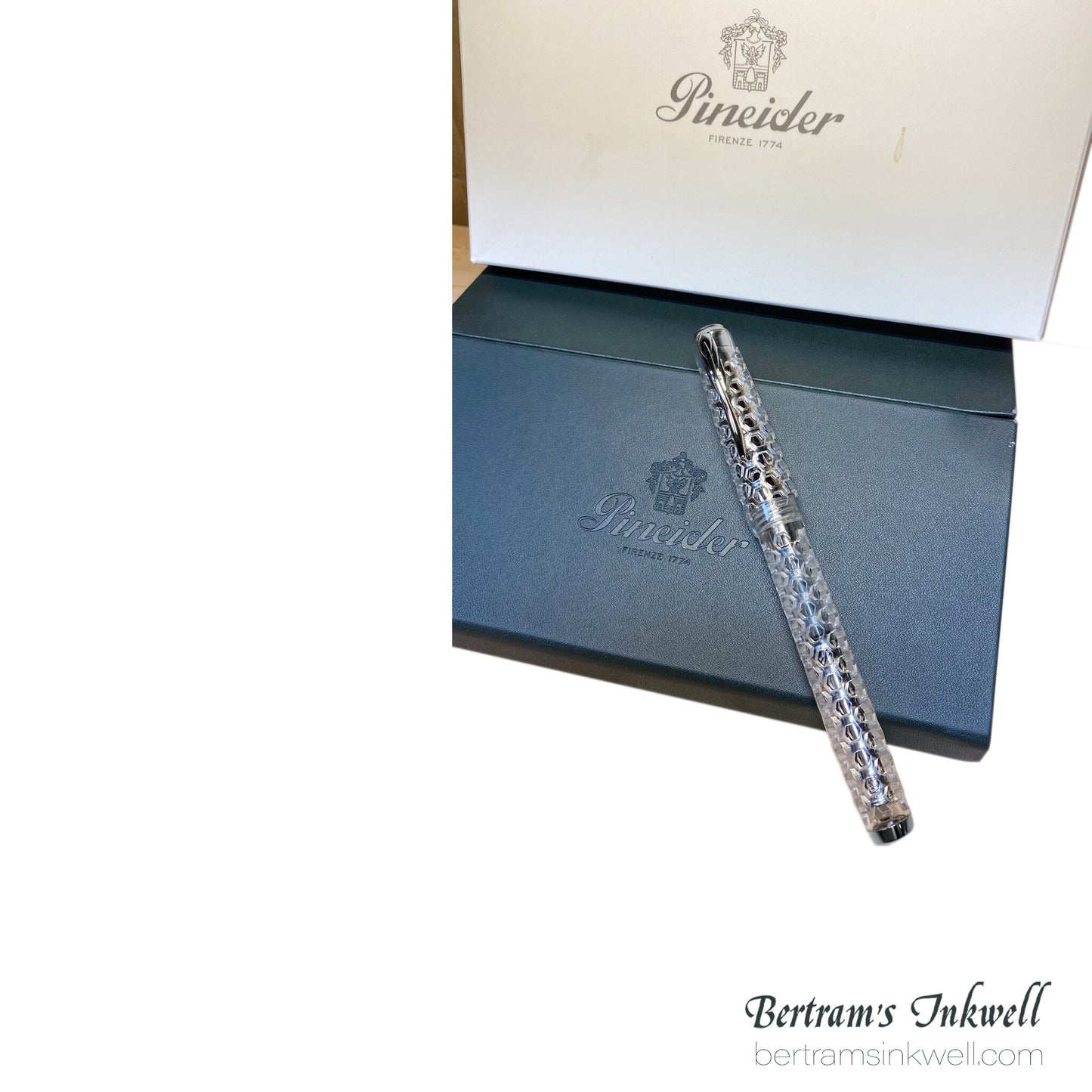 Pineider Honeycomb Sugar White Fountain Pen Limited Edition PP11701, 2018