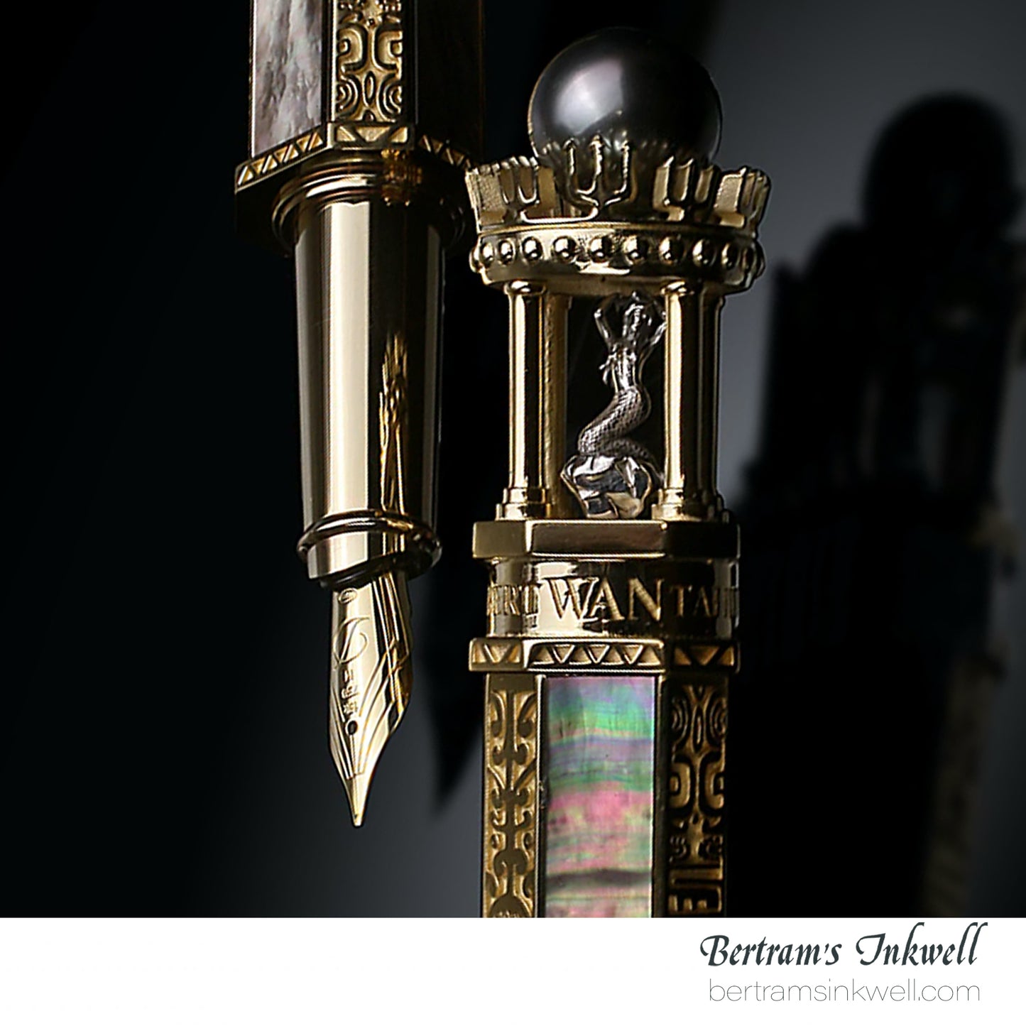 S.T. Dupont Haute Creation King Of Pearl Exclusive Limited Edition Fountain Pen 241192, 2014