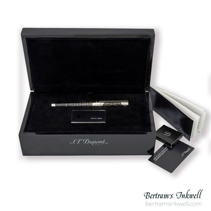 S.T. Dupont Neo Classique Shoot the Moon Fountain Pen 141031, 2015