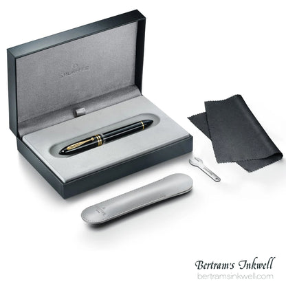 Sheaffer Balance III E893 Glossy Black & Gold Trim Fountain Pen