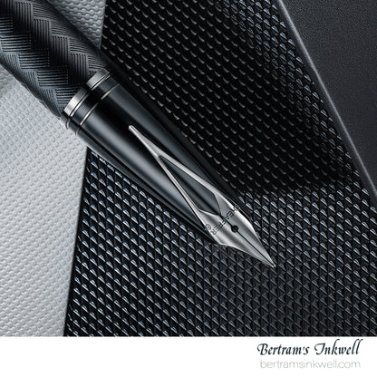 Sheaffer Legacy® Heritage Black Chevron Fountain Pen
