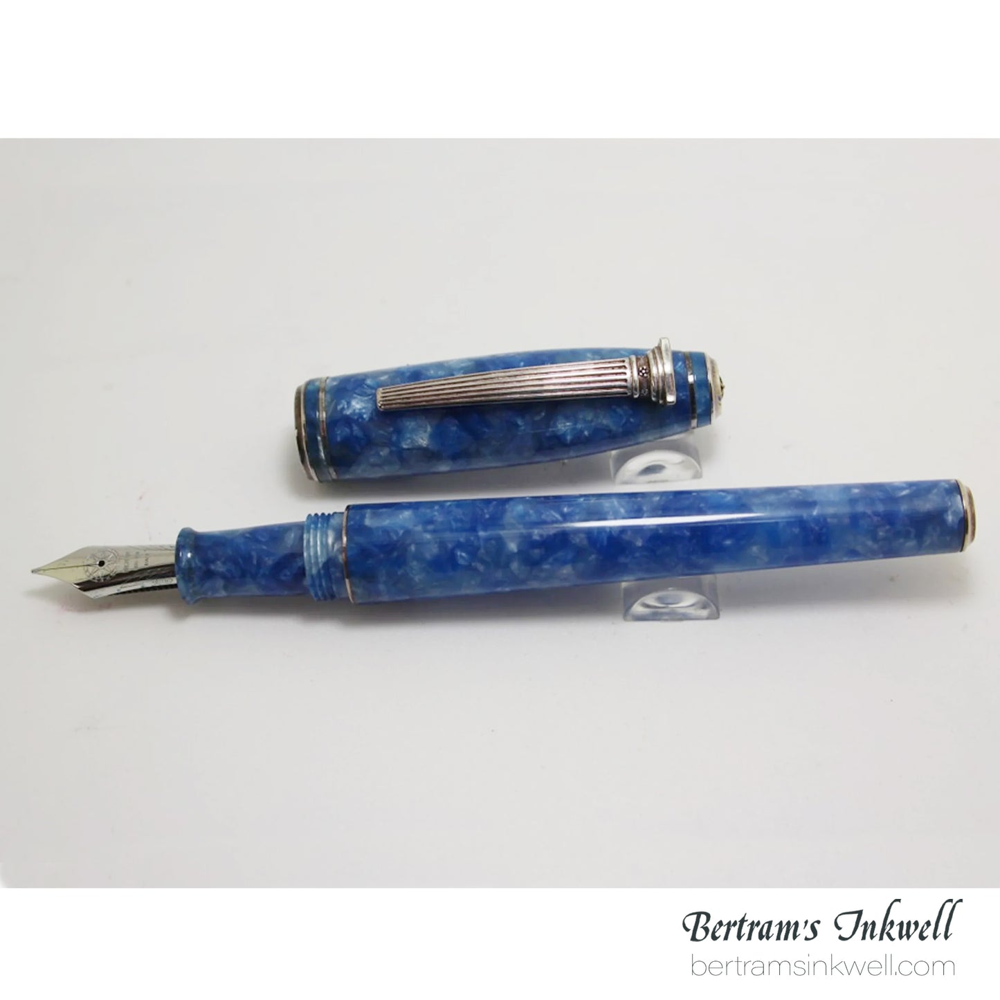 Signum Blue Fountain Pen 18kt Fine nib