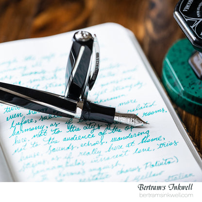 Visconti Divina Black Oversize Fountain Pen
