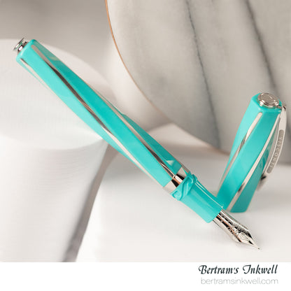 Visconti Divina Elegance Wave Oversize Fountain Pen