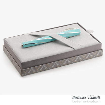 Visconti Divina Elegance Wave Oversize Fountain Pen
