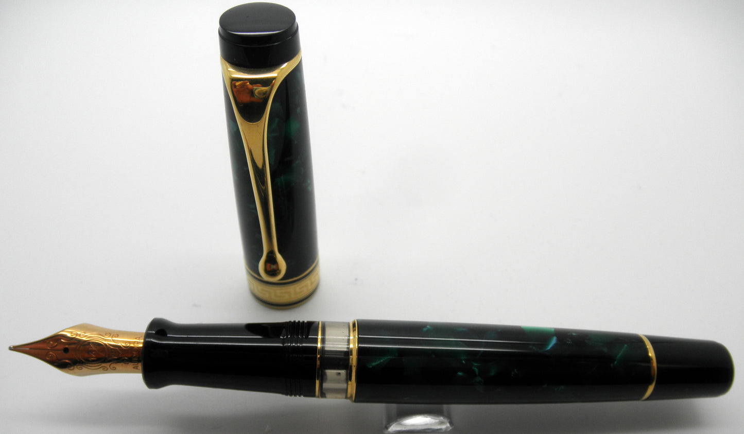 Aurora Optima Green Auroloide Fountain Pen