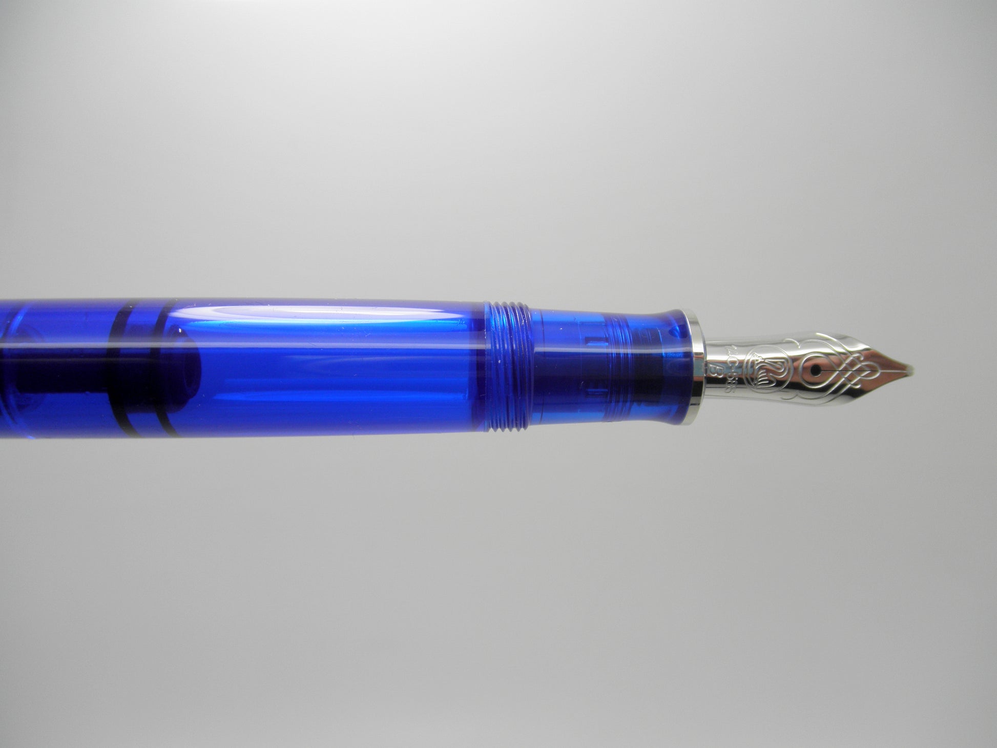 Pelikan M605 Marine Blue Transparent